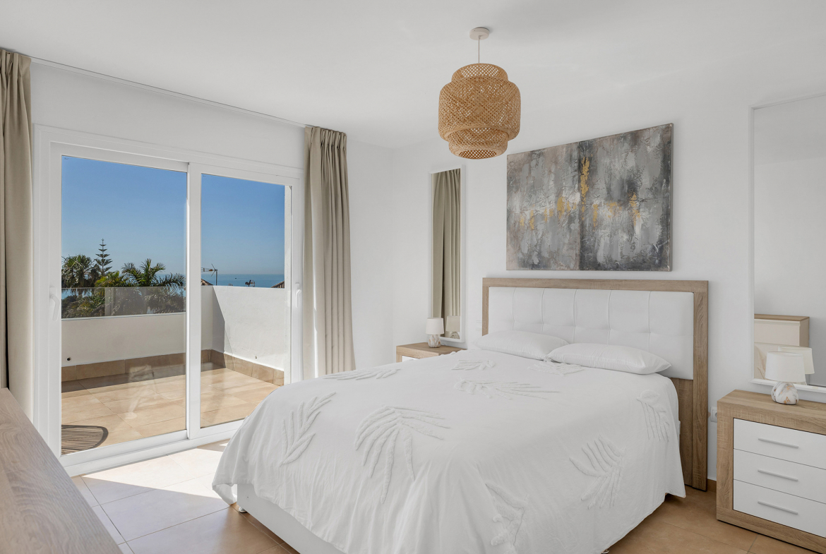 Estepona villa 6 Bedrooms