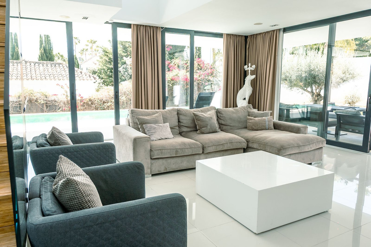 Nueva Andalucia Marbella villa 5 Bedrooms