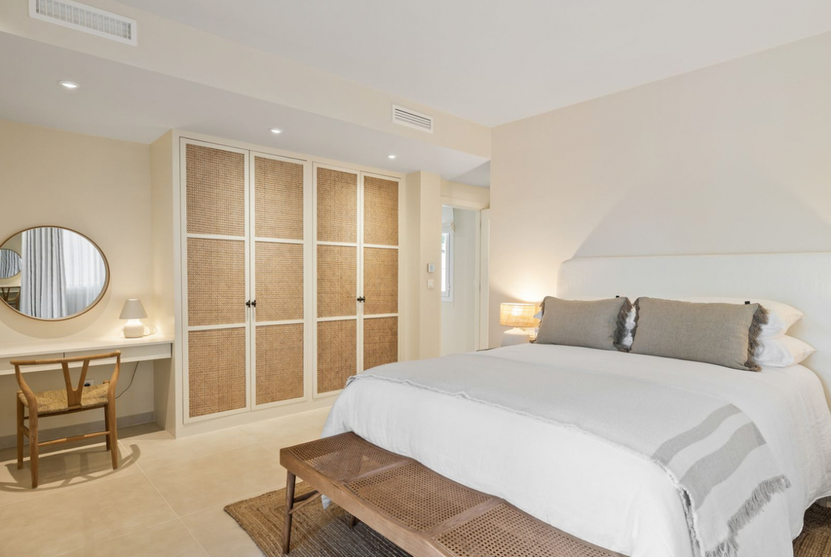 Las Chapas Marbella villa 3 Bedrooms