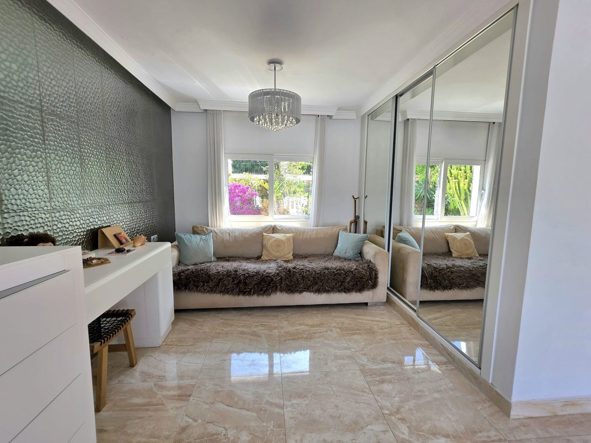 Elviria Marbella villa 5 Bedrooms