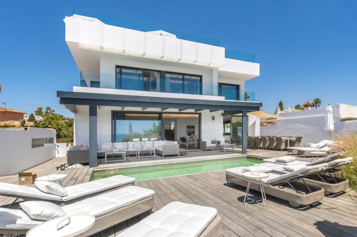 Costabella Marbella villa 6 Bedrooms