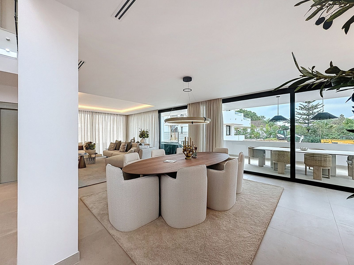 Nagueles Marbella villa 5 Bedrooms