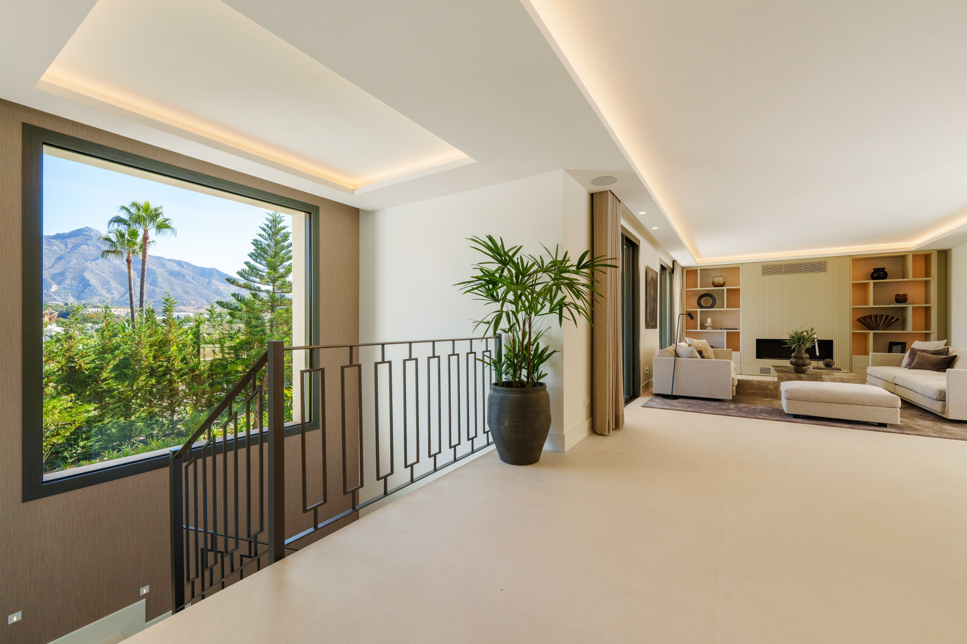 Nueva Andalucia Marbella villa 5 Bedrooms