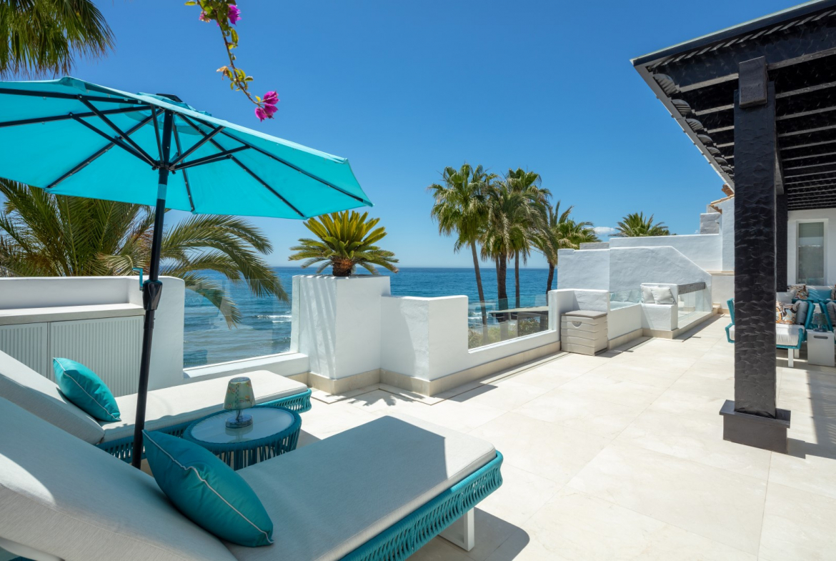 Beachfront Duplex Penthouse for Sale in Puente Romano