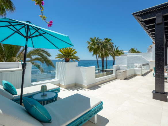 Beachfront Duplex Penthouse for Sale in Puente Romano