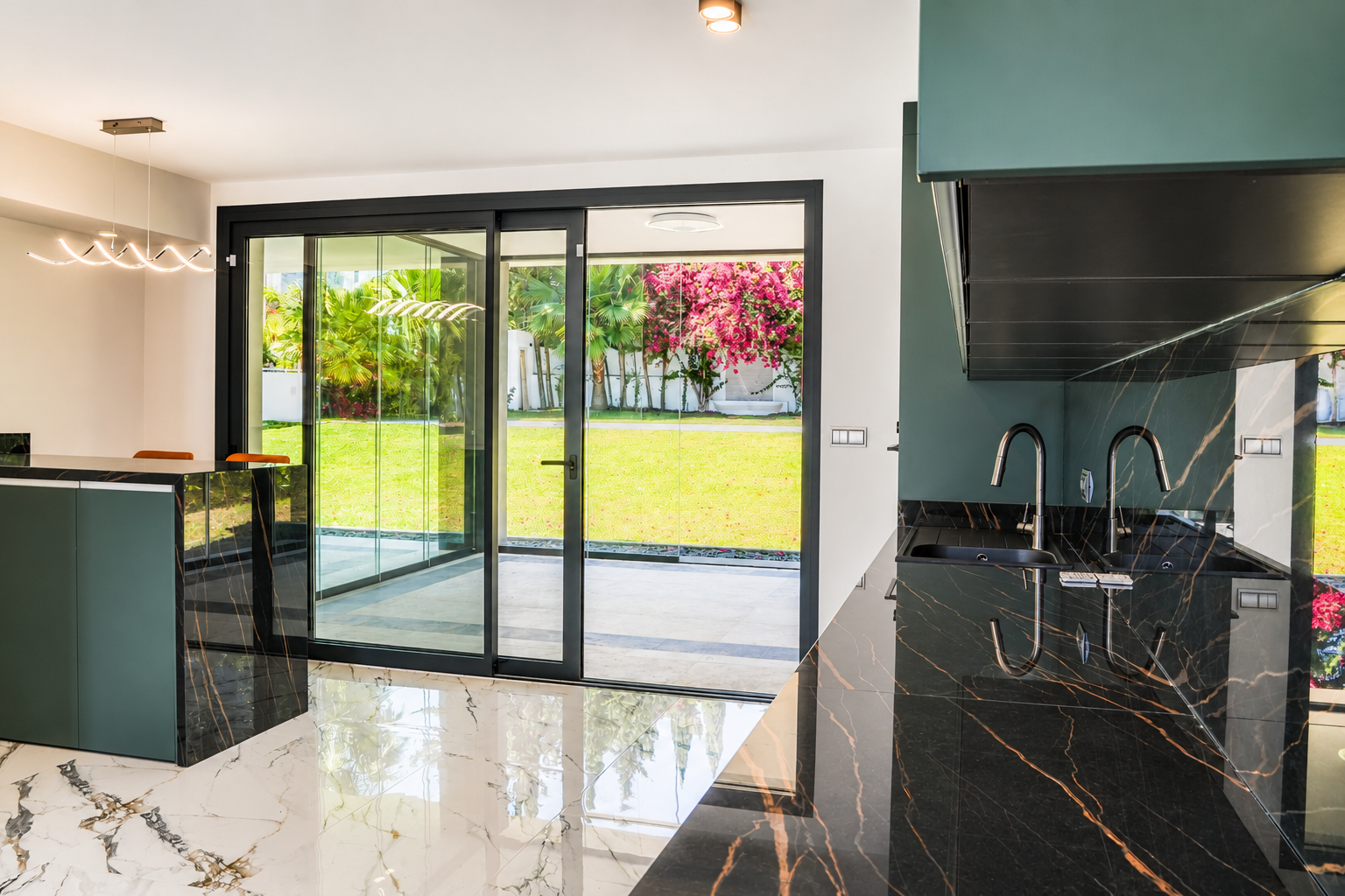 luxo-estate-14 Marbella villa 5 Bedrooms