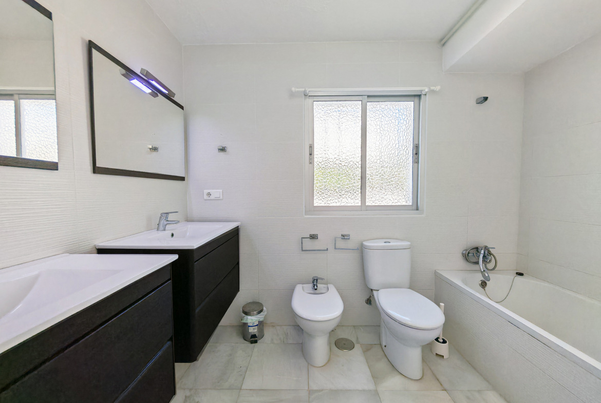Guadalmina Baja San Pedro Alcantara villa 4 Bedrooms