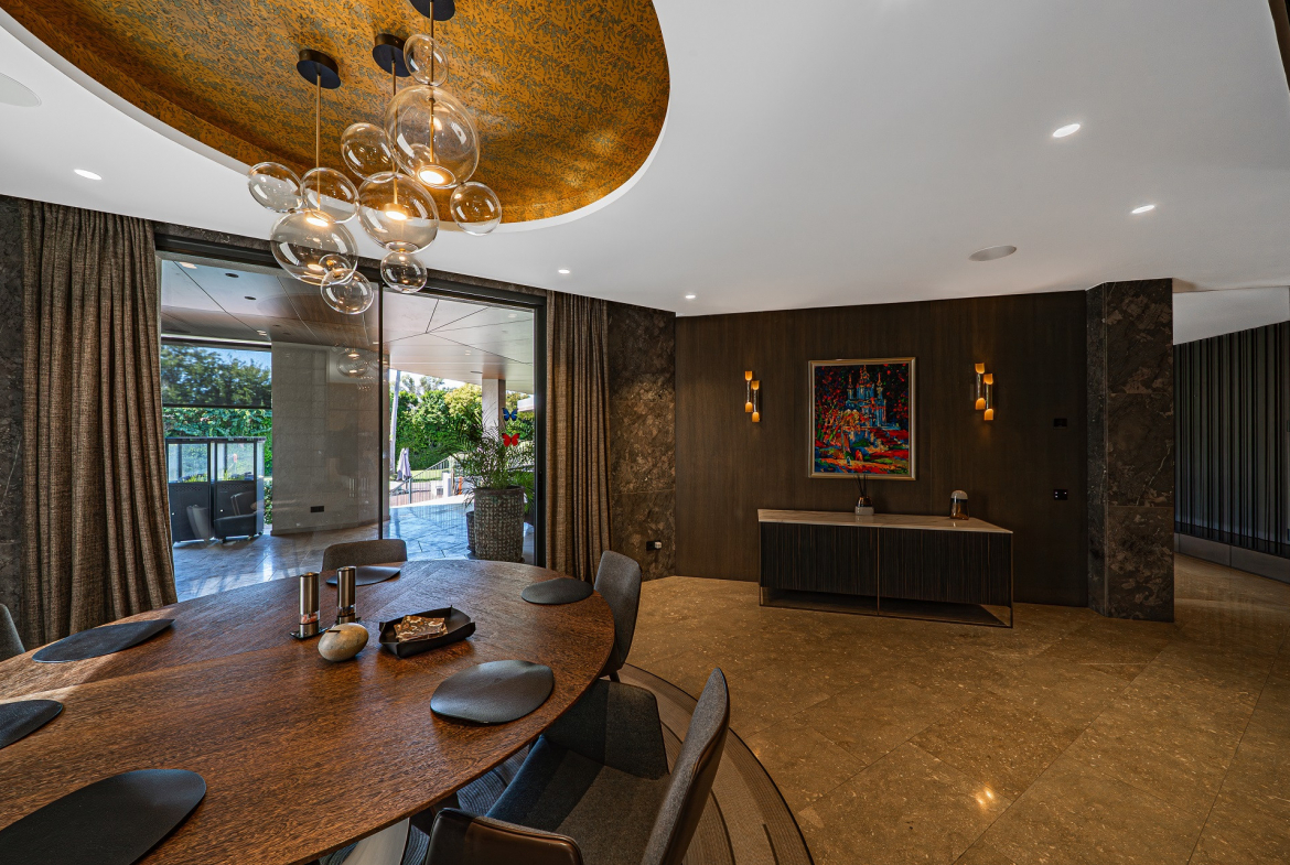 Luxury Frontline Golf Villa in Guadalmina Baja