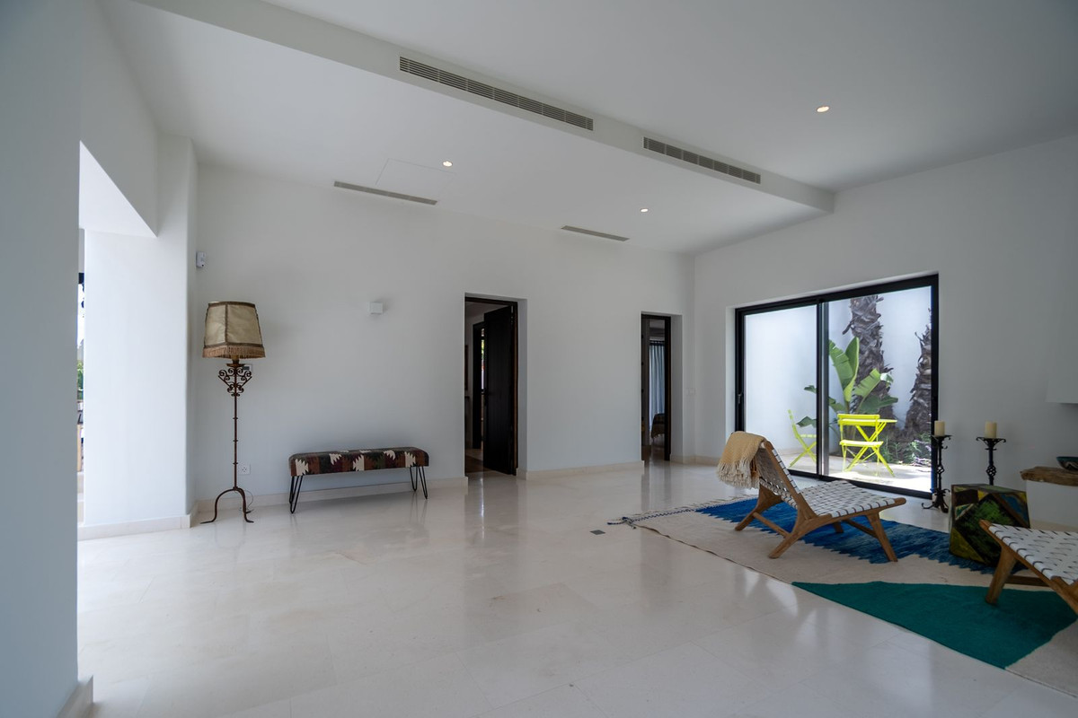 luxo-estate-14 Guadalmina Baja San Pedro Alcantara villa 7 Bedrooms