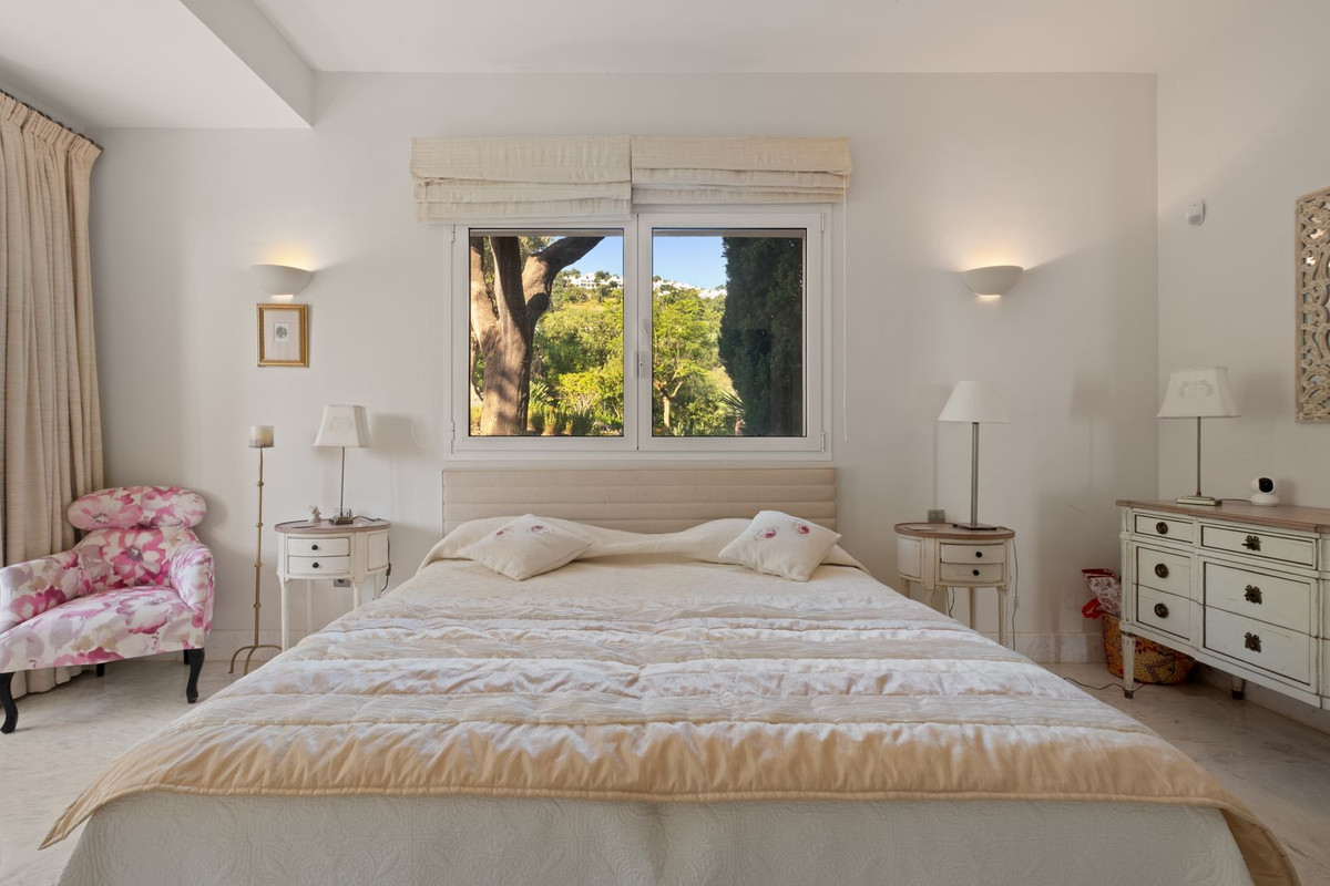 La Mairena Marbella villa 5 Bedrooms