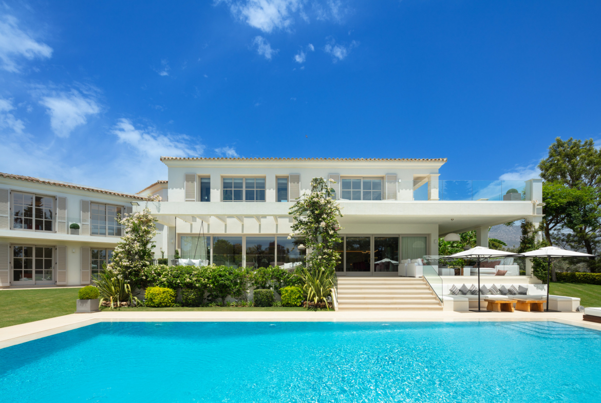 Nueva Andalucia Marbella villa 6 Bedrooms
