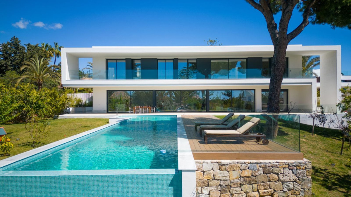 Marbesa Marbella villa 6 Bedrooms