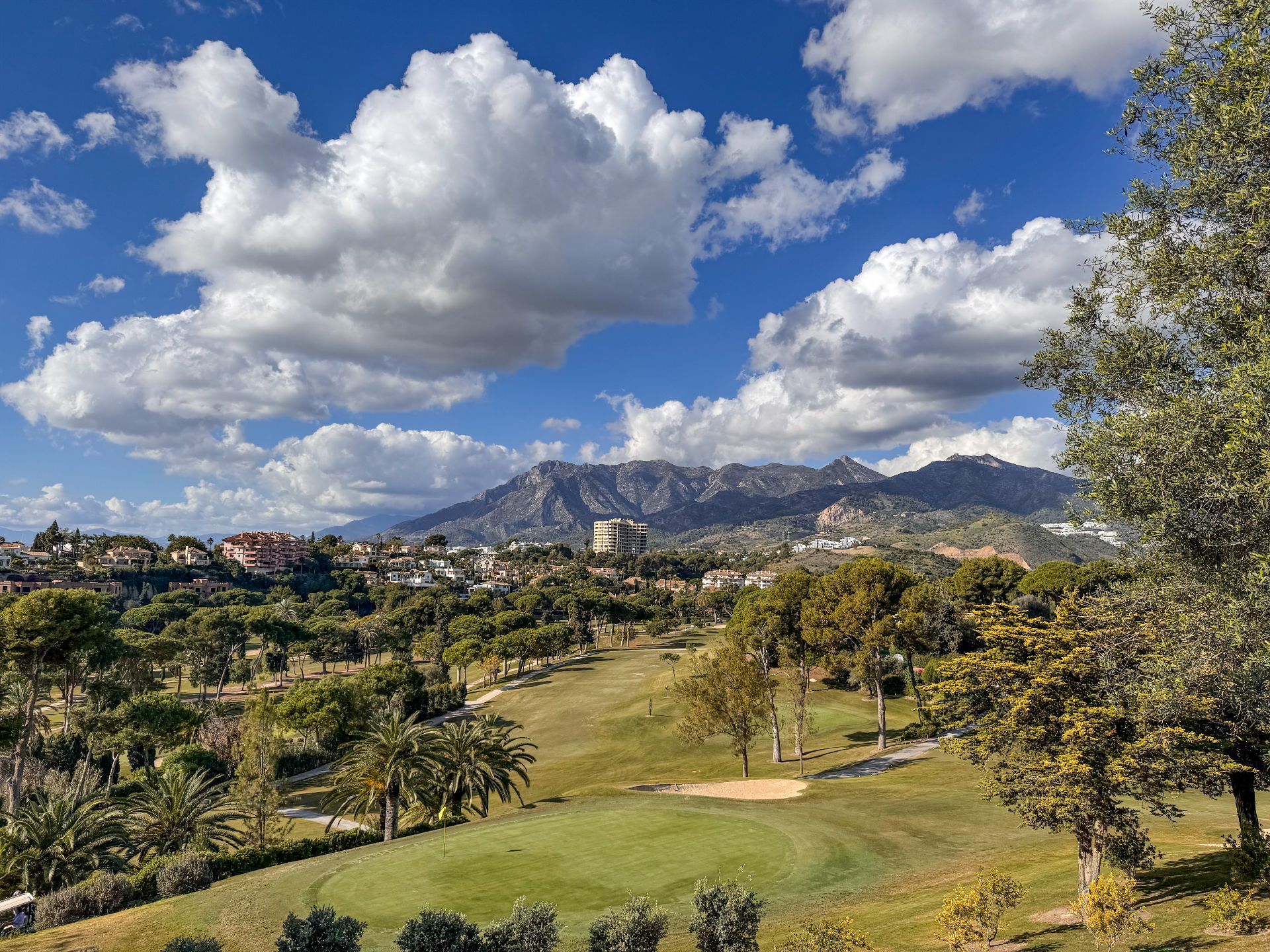 CMH481 Rio Real Marbella penthouse 3 Bedrooms
