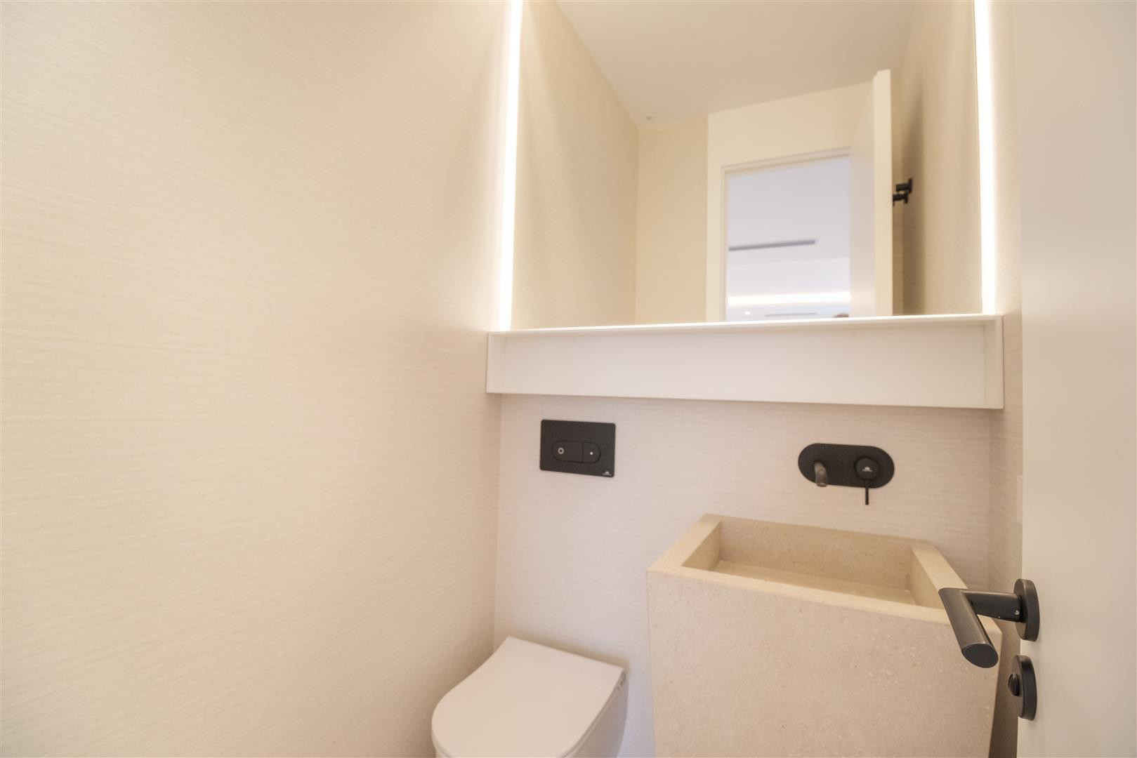 luxo-estate-15 Puerto Banus Marbella villa 4 Bedrooms