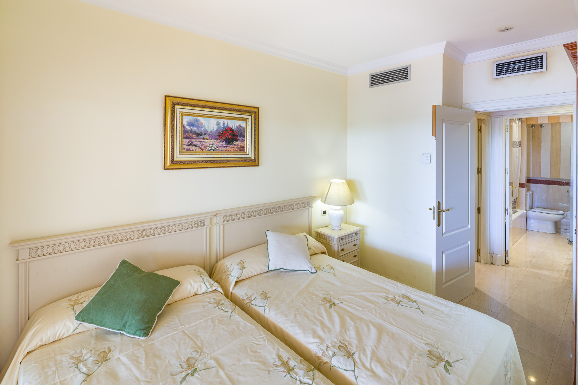 luxo-estate-15 Marbella Golden Mile Marbella apartment 2 Bedrooms