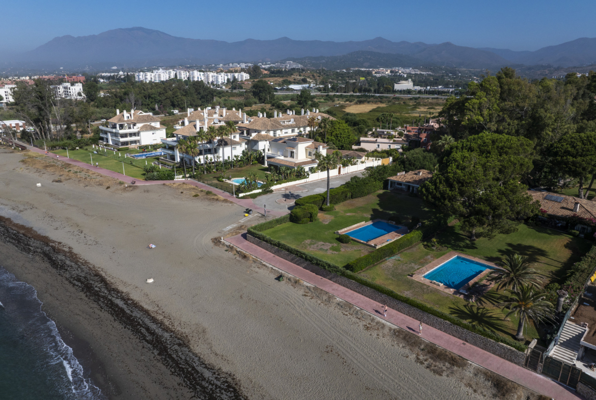 Estepona villa 5 Bedrooms