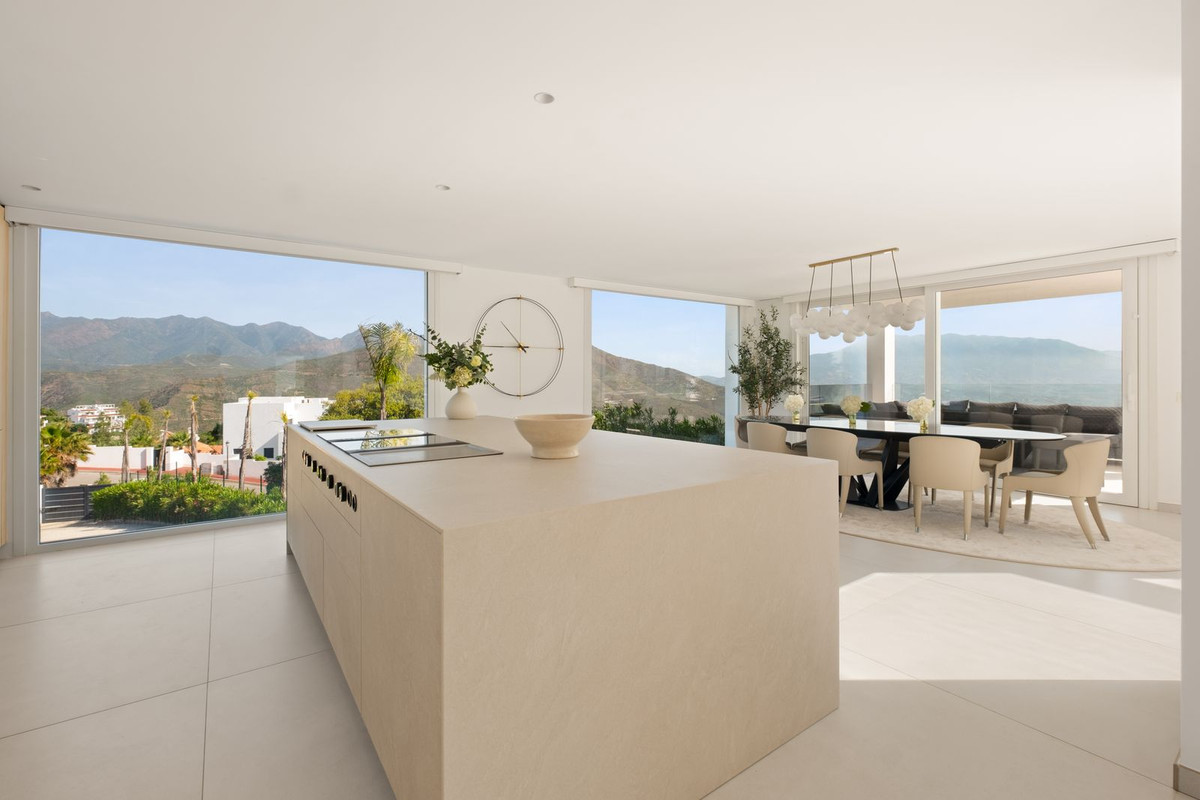 La Mairena Marbella villa 4 Bedrooms