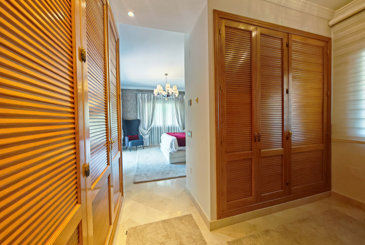 Elviria Marbella villa 4 Bedrooms