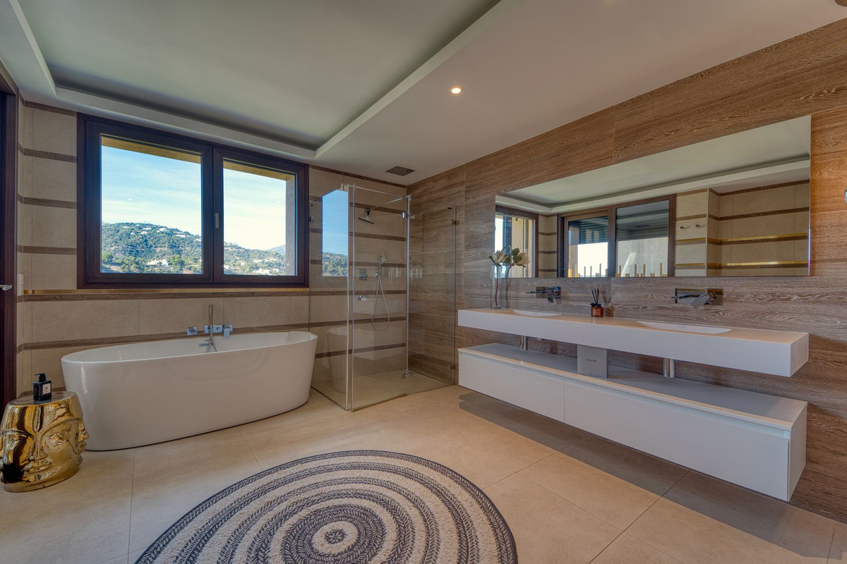 Benahavis apartment 4 Bedrooms