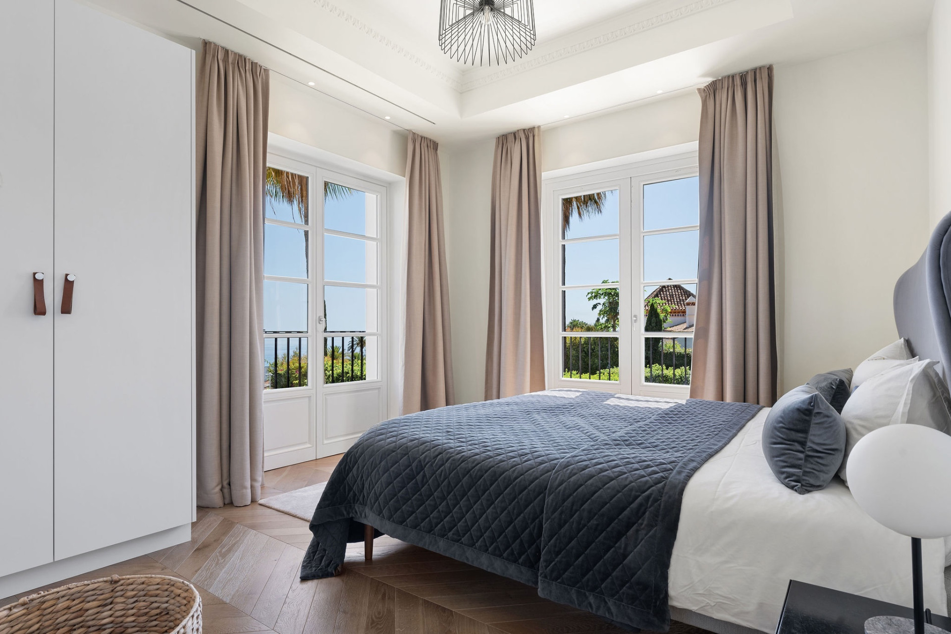 luxo-estate-15 Sierra Blanca Marbella villa 6 Bedrooms