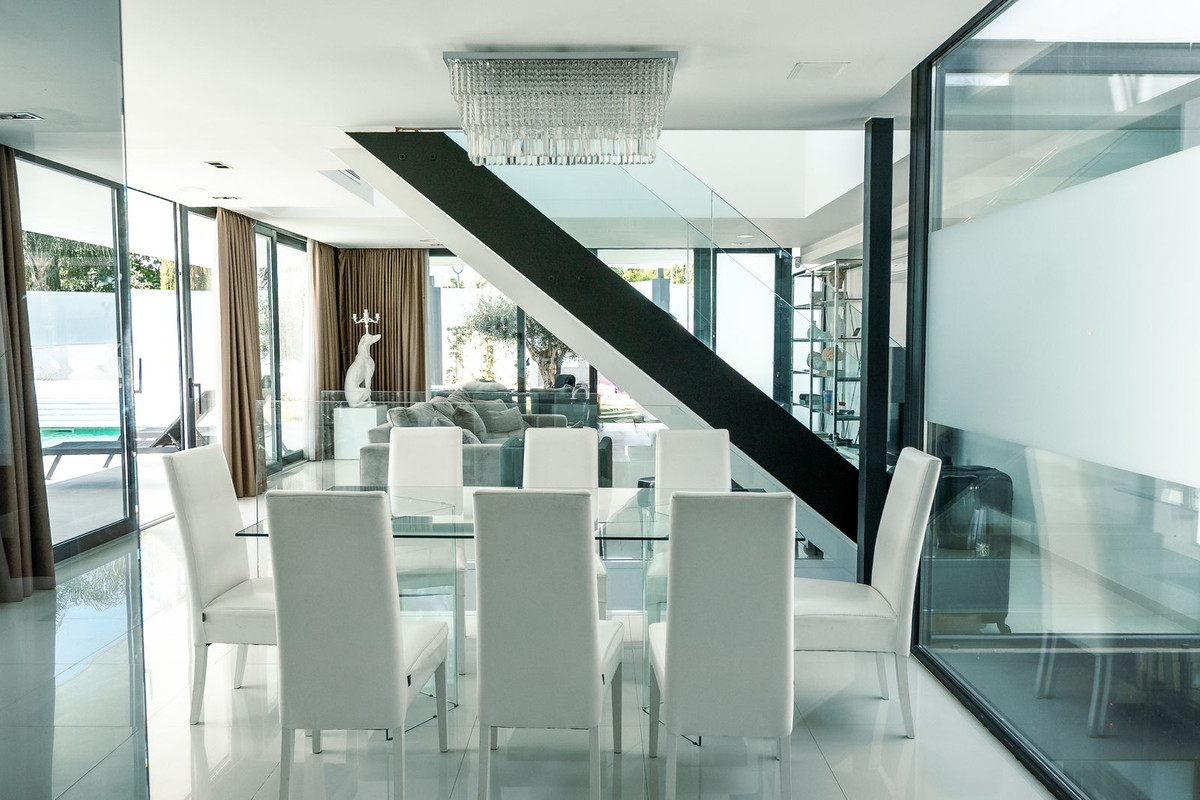 Nueva Andalucia Marbella villa 5 Bedrooms