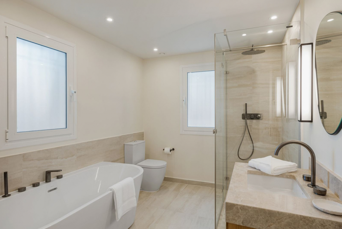 Las Chapas Marbella villa 3 Bedrooms