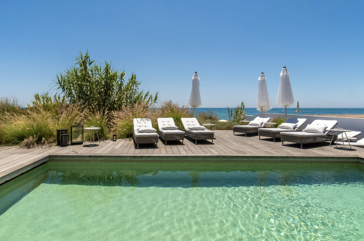 Costabella Marbella villa 6 Bedrooms