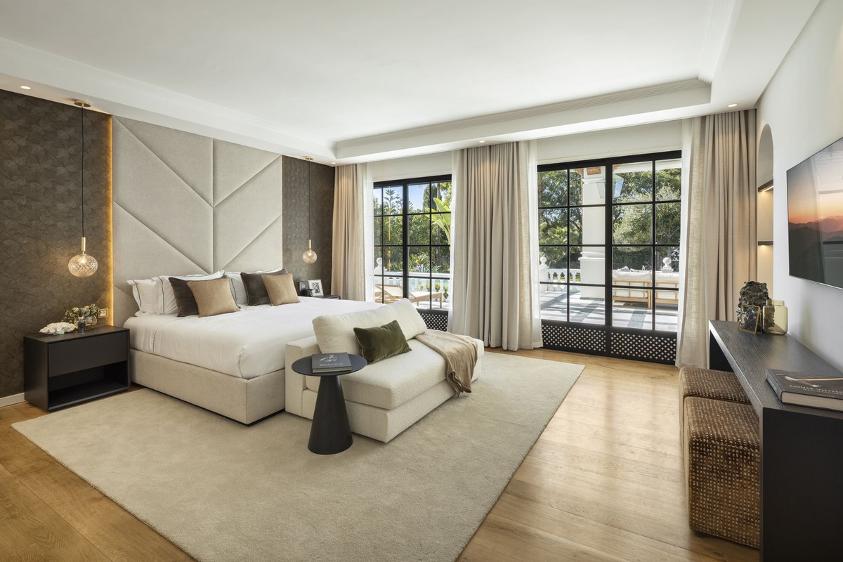luxo-estate-15 Nueva Andalucia Marbella villa 12 Bedrooms