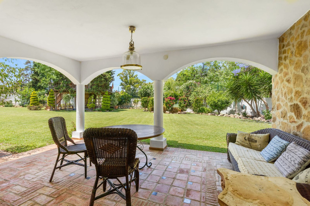 Guadalmina Baja San Pedro Alcantara villa 4 Bedrooms