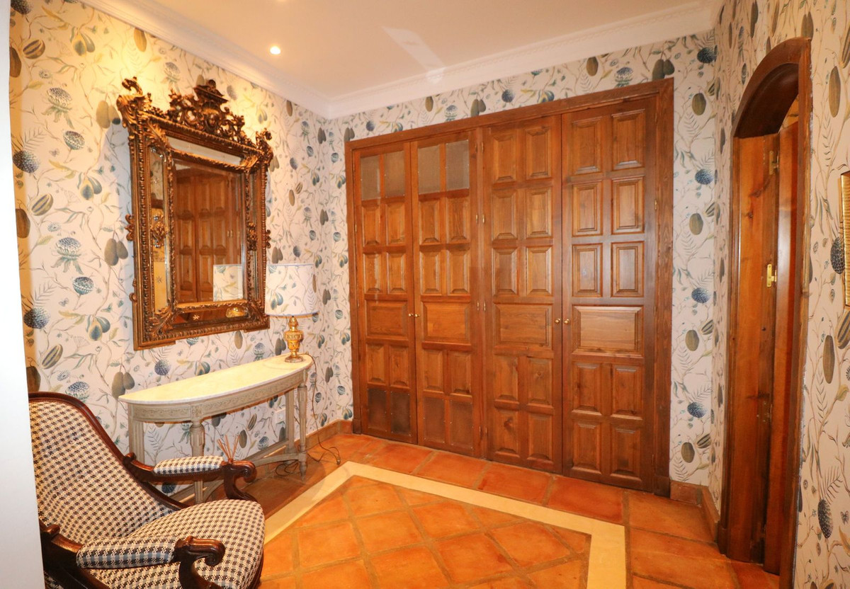 luxo-estate-15 La Mairena Marbella country-house 7 Bedrooms