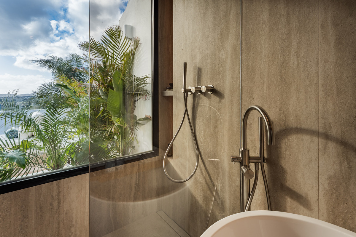 luxo-estate-15 Nueva Andalucia Marbella townhouse 3 Bedrooms