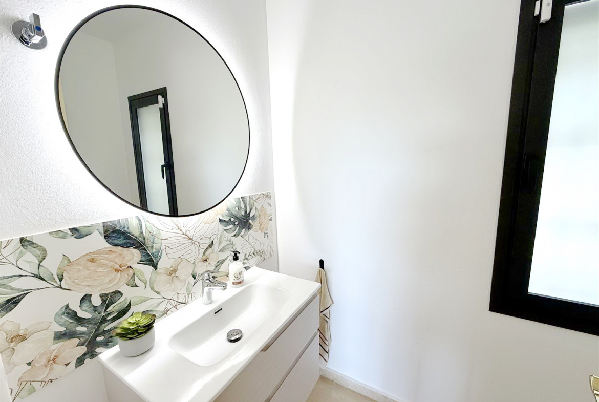 Las Chapas Marbella villa 6 Bedrooms