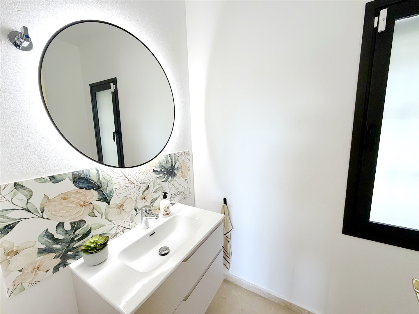 luxo-estate-15 Las Chapas Marbella villa 6 Bedrooms