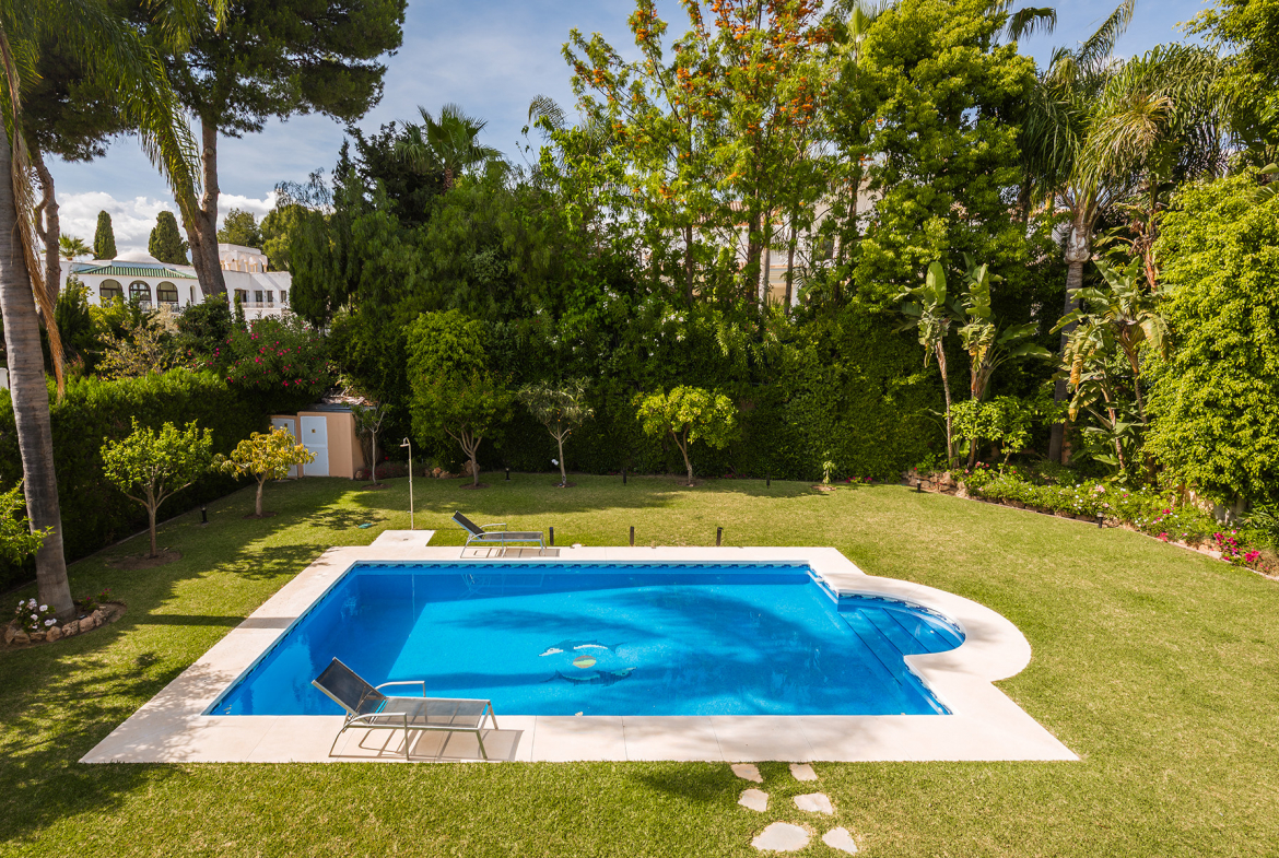 Nueva Andalucia Marbella villa 5 Bedrooms