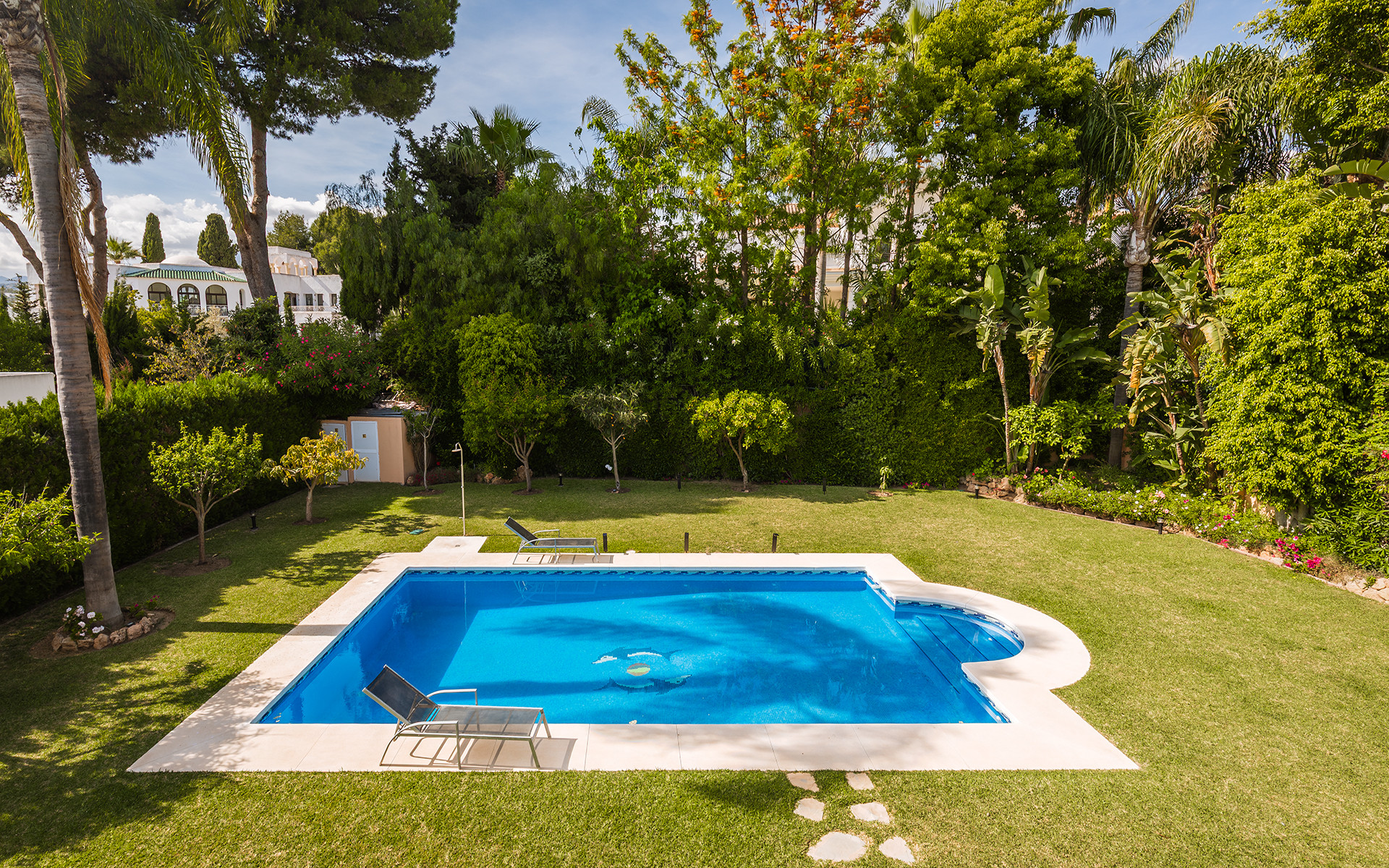 Nueva Andalucia Marbella villa 5 Bedrooms