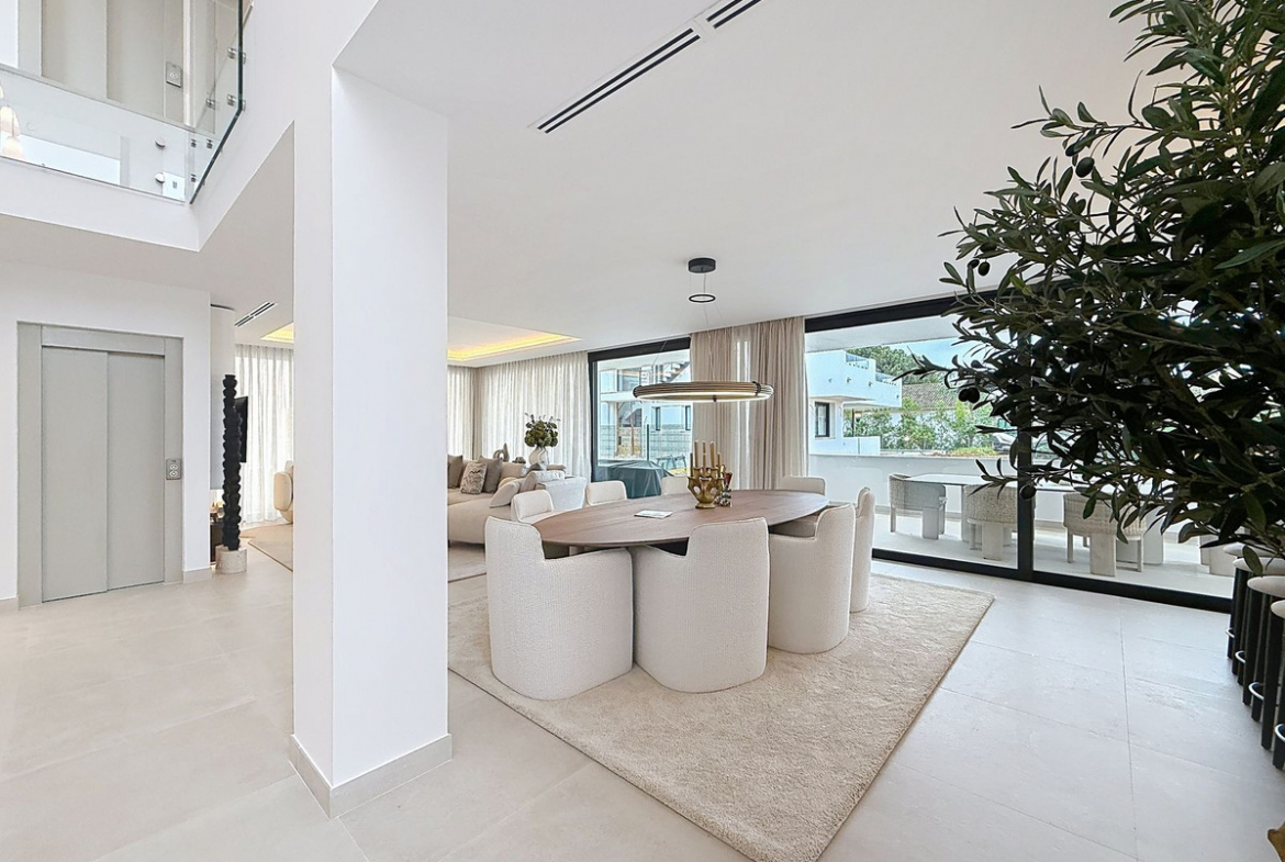 Nagueles Marbella villa 5 Bedrooms