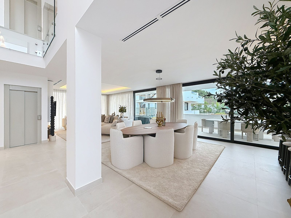 Nagueles Marbella villa 5 Bedrooms