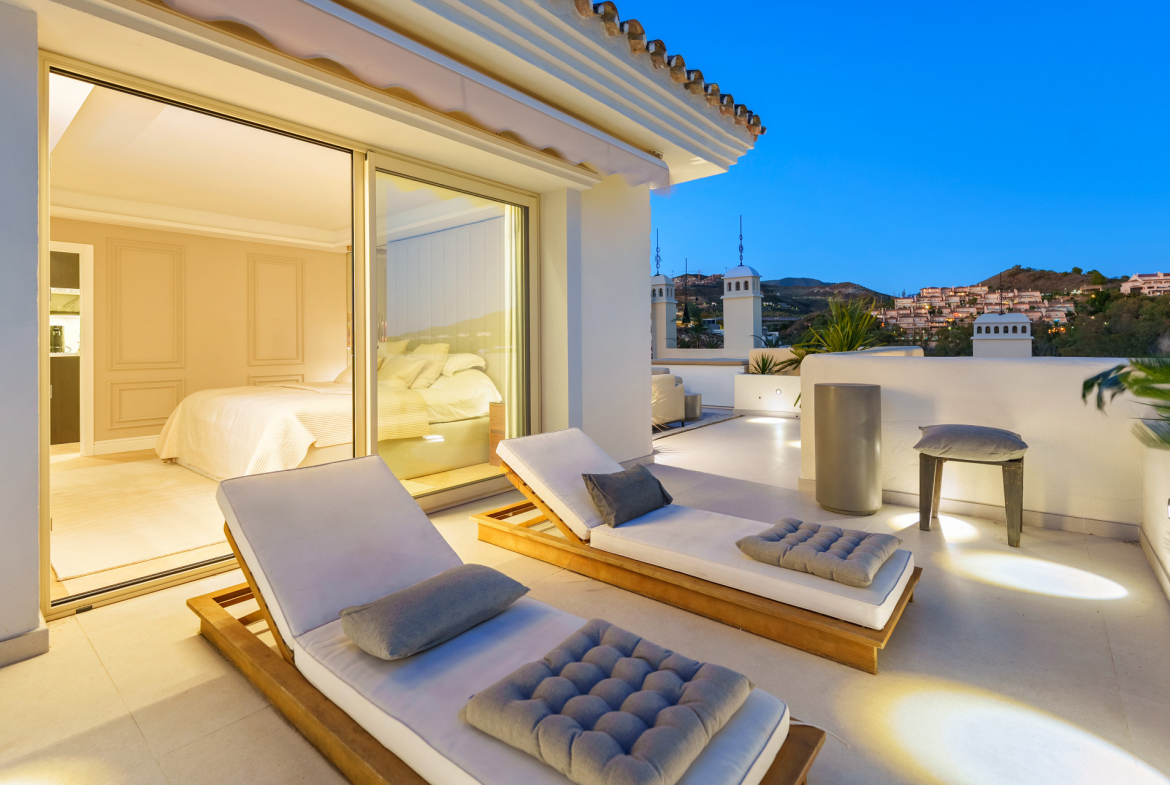 Nueva Andalucia Marbella penthouse 3 Bedrooms