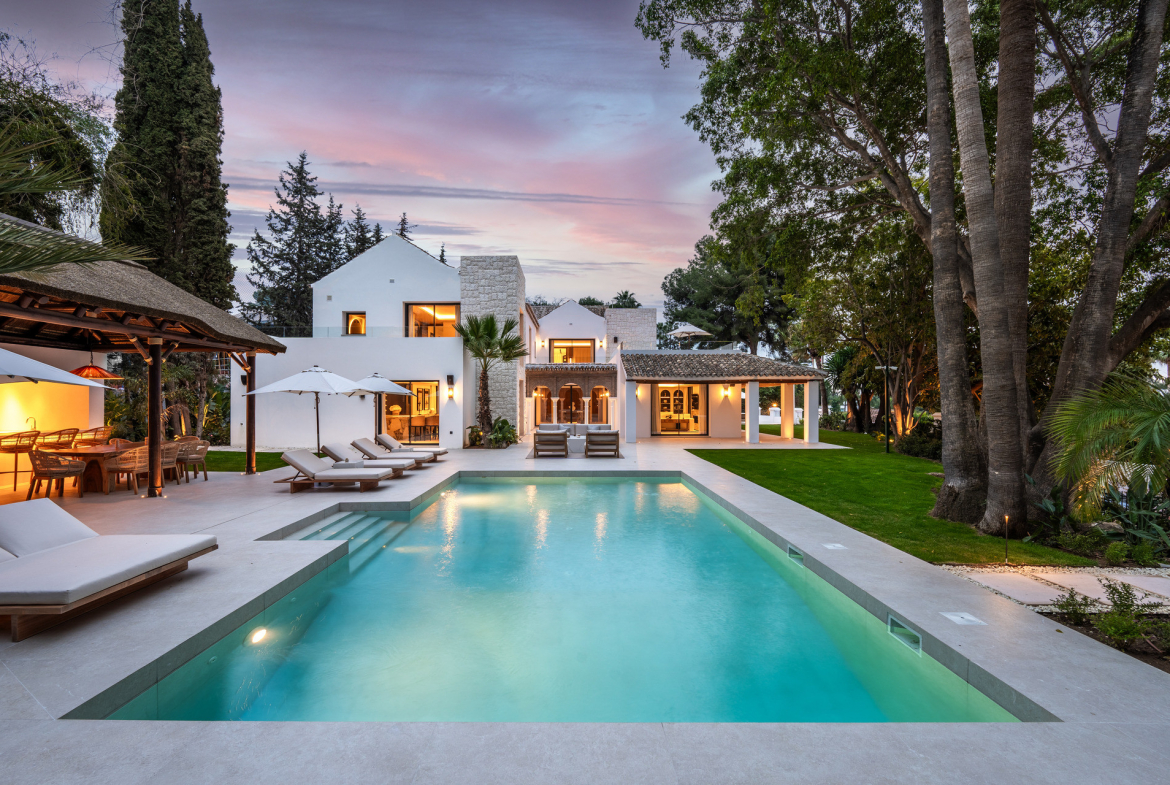 Nueva Andalucia Marbella villa 5 Bedrooms