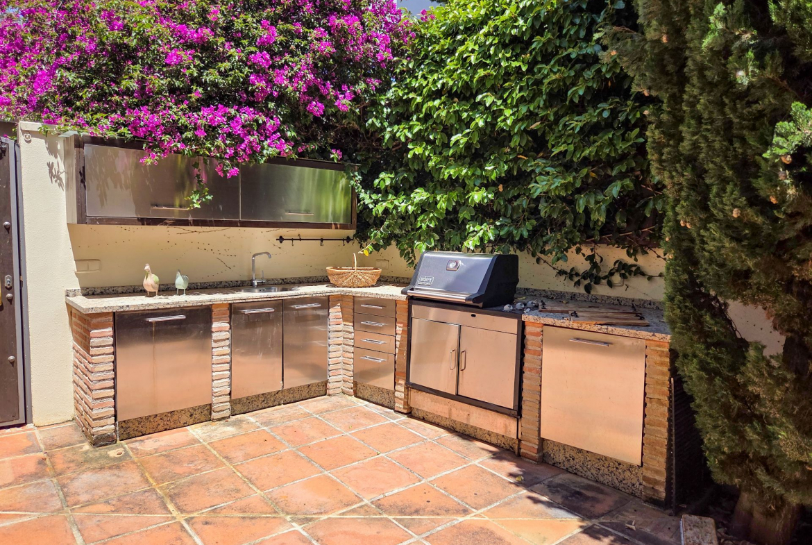 Marbella Golden Mile Marbella villa 5 Bedrooms