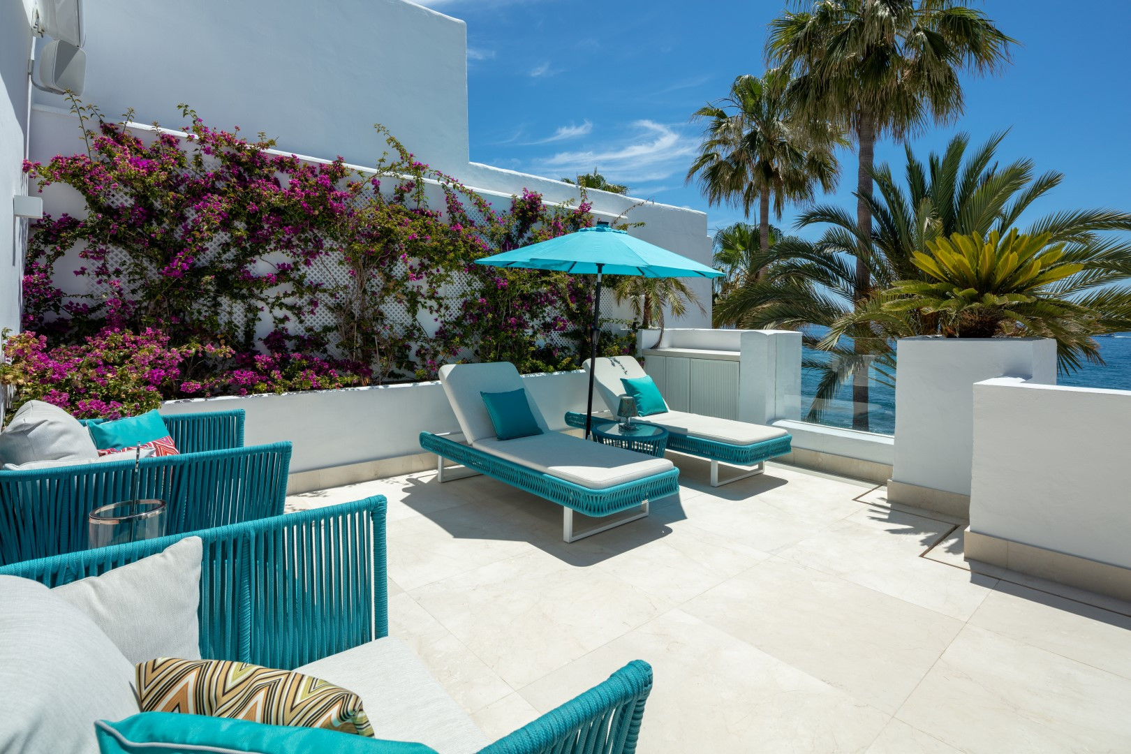luxo-estate-15 Beachfront Duplex Penthouse for Sale in Puente Romano