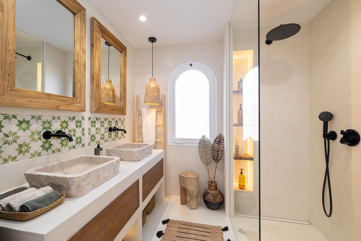 luxo-estate-15 Nueva Andalucia Marbella apartment 3 Bedrooms