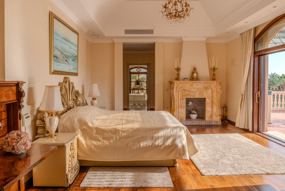 Nueva Andalucia Marbella villa 6 Bedrooms