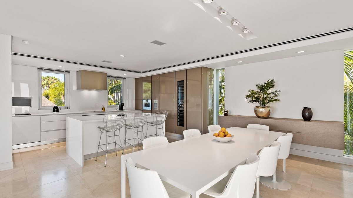 Marbella Golden Mile Marbella villa 4 Bedrooms