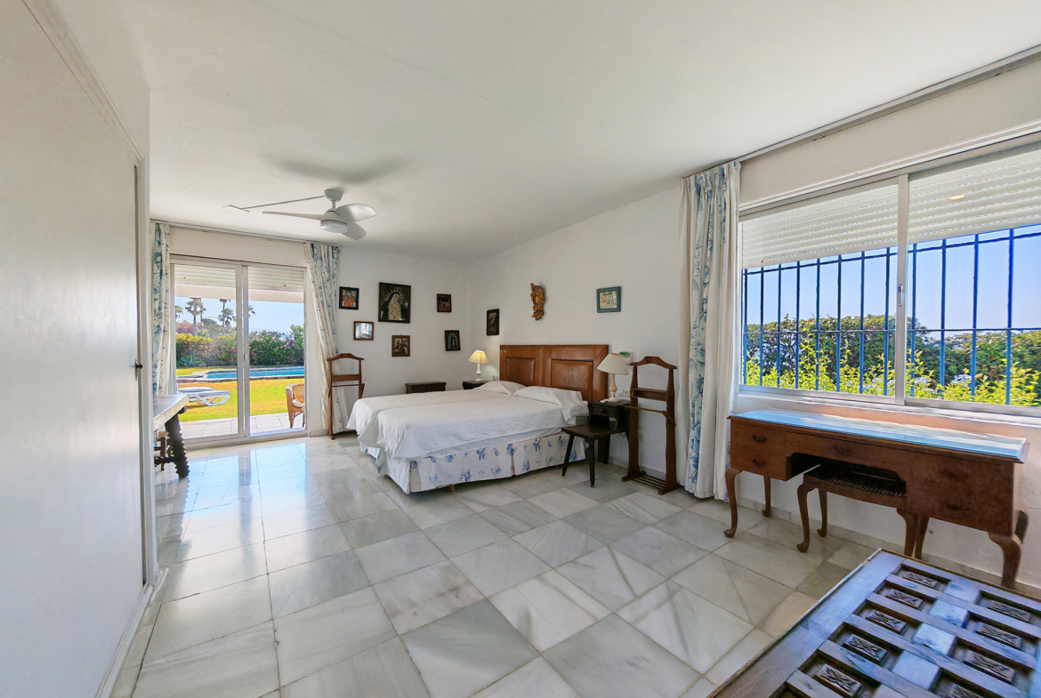 Guadalmina Baja San Pedro Alcantara villa 4 Bedrooms