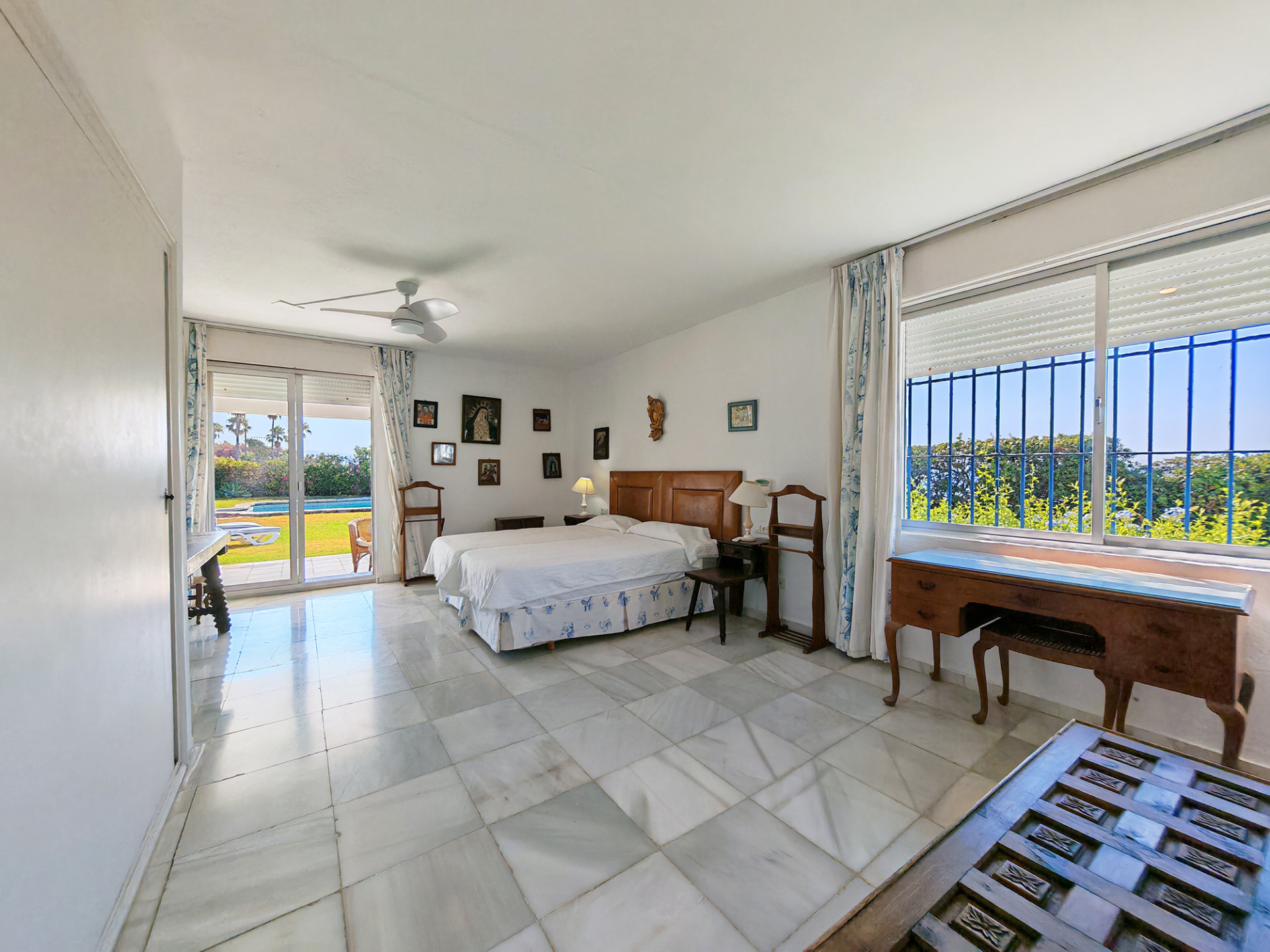 Guadalmina Baja San Pedro Alcantara villa 4 Bedrooms