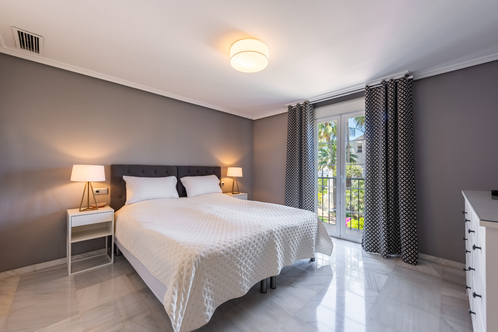 luxo-estate-15 Marbella Golden Mile Marbella townhouse 3 Bedrooms