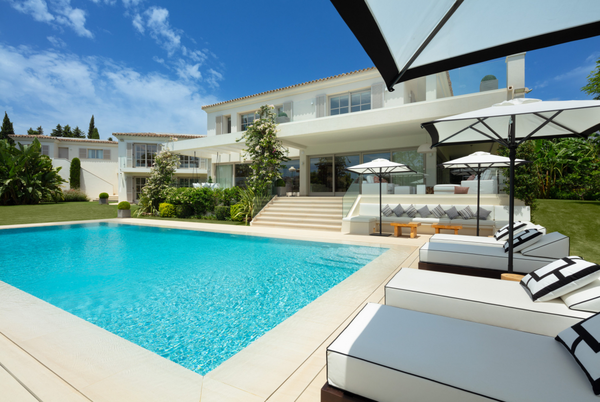 Nueva Andalucia Marbella villa 6 Bedrooms