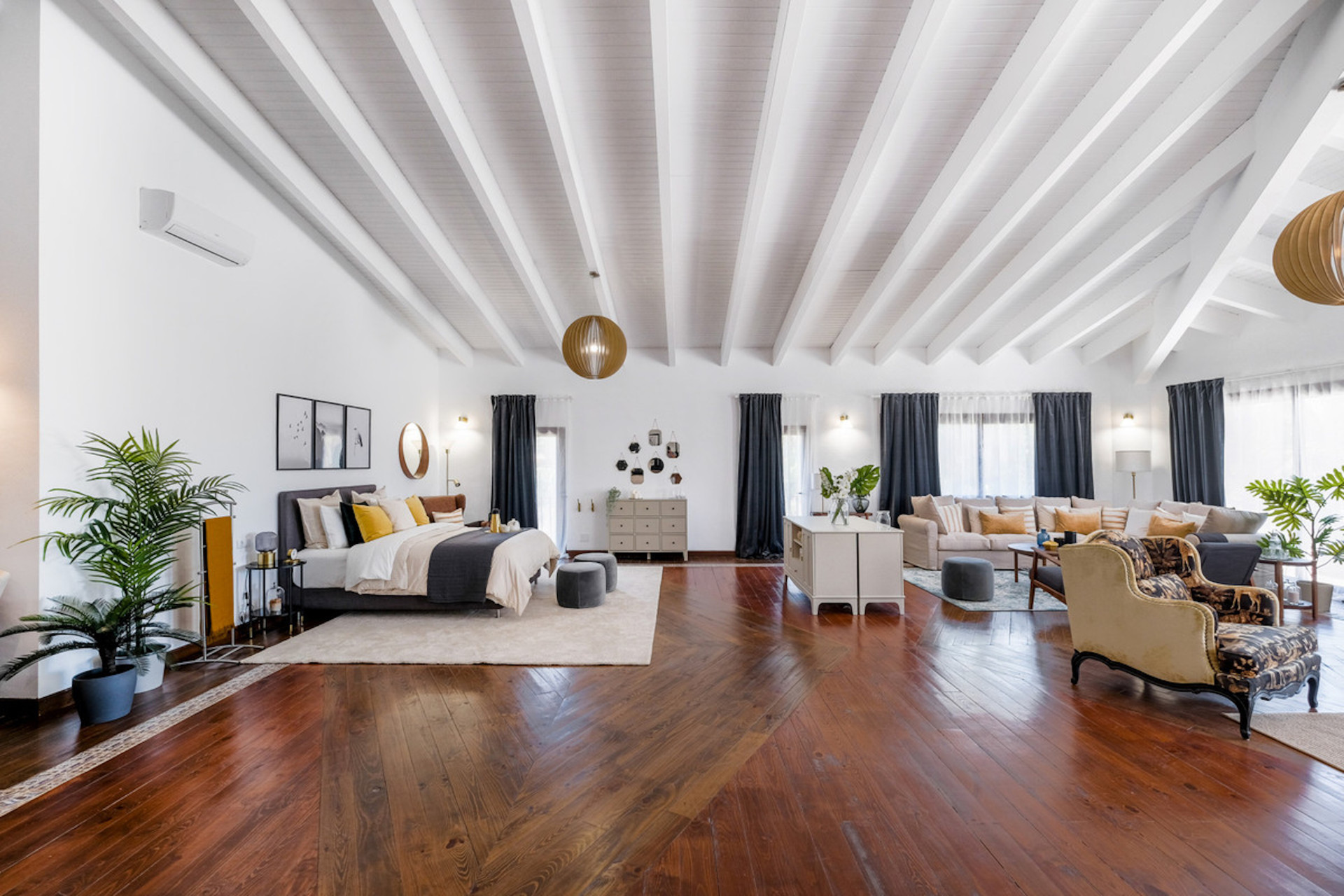 luxo-estate-15 Nueva Andalucia Marbella villa 10 Bedrooms