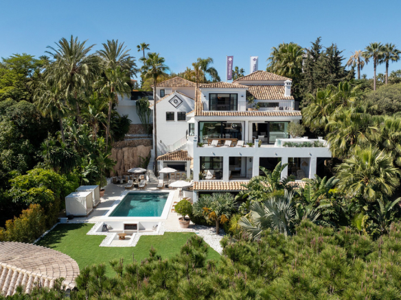 Nueva Andalucia Marbella villa 6 Bedrooms